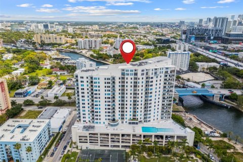 Condo in Miami, Florida, 2 bedrooms  № 2076482