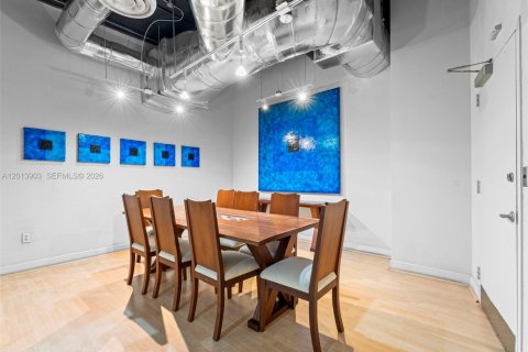 Condo in Miami, Florida, 2 bedrooms  № 2076482 - photo 24