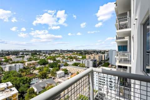 Condo in Miami, Florida, 2 bedrooms  № 2076482 - photo 20