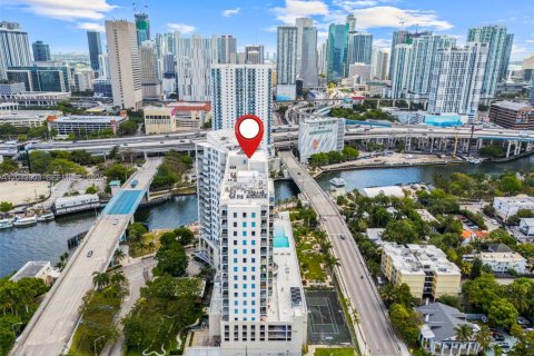 Condo in Miami, Florida, 2 bedrooms  № 2076482 - photo 26