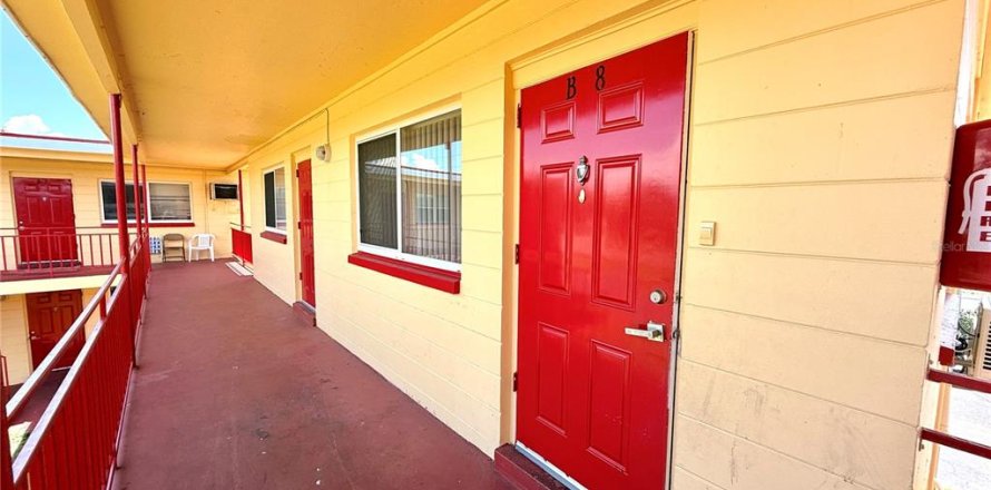 Condominio en Saint Petersburg, Florida, 2 dormitorios № 1907866