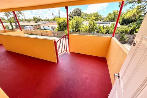 Condominio en alquiler en Saint Petersburg, Florida, 2 dormitorios, 97.55 m2 № 1907866 - foto 8
