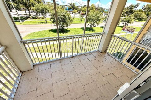 Condominio en alquiler en Saint Petersburg, Florida, 2 dormitorios, 97.55 m2 № 1907866 - foto 18
