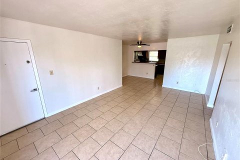 Condominio en alquiler en Saint Petersburg, Florida, 2 dormitorios, 97.55 m2 № 1907866 - foto 17