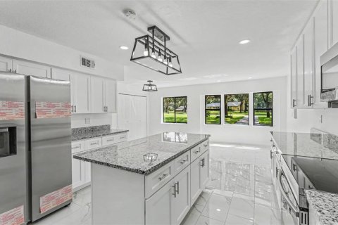 Casa en venta en Lakeland, Florida, 5 dormitorios, 227.05 m2 № 2383700 - foto 9