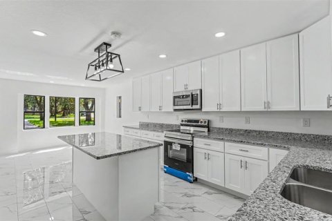 Casa en venta en Lakeland, Florida, 5 dormitorios, 227.05 m2 № 2383700 - foto 8