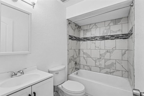 Casa en venta en Lakeland, Florida, 5 dormitorios, 227.05 m2 № 2383700 - foto 22