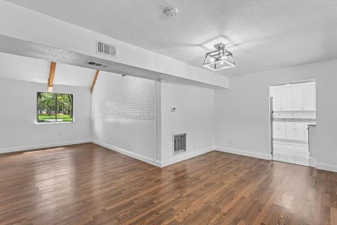 Casa en venta en Lakeland, Florida, 5 dormitorios, 227.05 m2 № 2383700 - foto 7