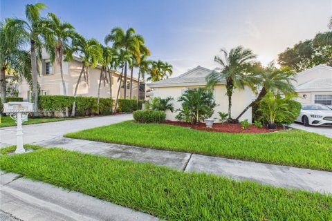 Villa ou maison à vendre à Pembroke Pines, Floride: 3 chambres, 153.1 m2 № 1929503 - photo 3