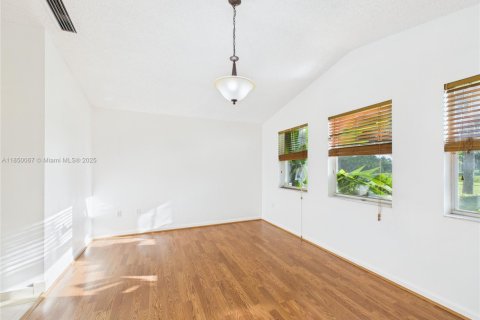 Villa ou maison à vendre à Pembroke Pines, Floride: 3 chambres, 153.1 m2 № 1929503 - photo 14