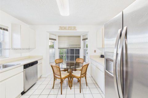 Villa ou maison à vendre à Pembroke Pines, Floride: 3 chambres, 153.1 m2 № 1929503 - photo 29