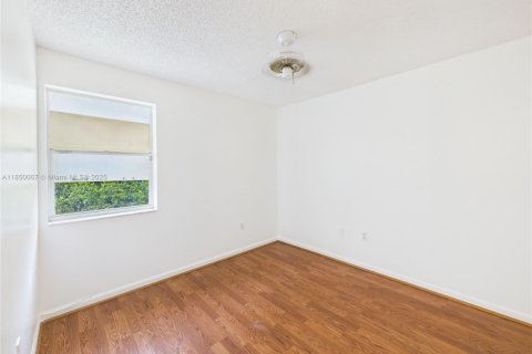 Villa ou maison à vendre à Pembroke Pines, Floride: 3 chambres, 153.1 m2 № 1929503 - photo 27