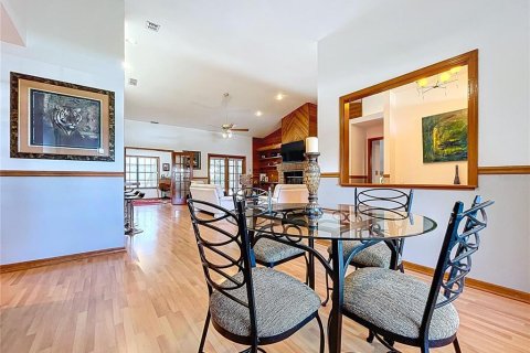 House in Palm Harbor, Florida 3 bedrooms, 186.08 sq.m. № 1910210 - photo 6
