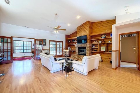 House in Palm Harbor, Florida 3 bedrooms, 186.08 sq.m. № 1910210 - photo 8