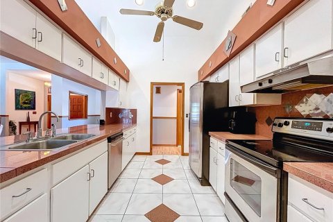 House in Palm Harbor, Florida 3 bedrooms, 186.08 sq.m. № 1910210 - photo 13