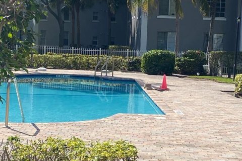 Condominio en alquiler en Pembroke Pines, Florida, 1 dormitorio, 68.93 m2 № 2026124 - foto 18