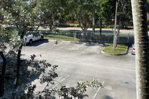 Condominio en alquiler en Pembroke Pines, Florida, 1 dormitorio, 68.93 m2 № 2026124 - foto 14