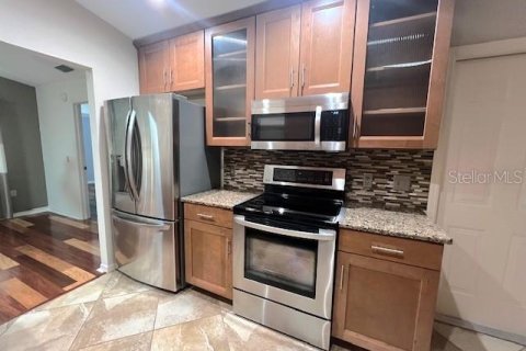 House in Lakeland, Florida 2 bedrooms, 136.29 sq.m. № 1717484 - photo 12