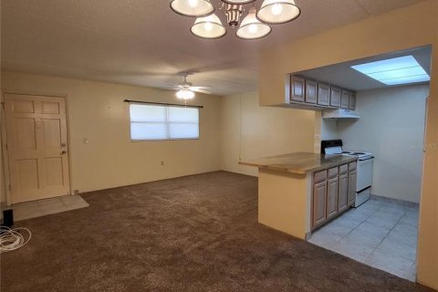 Condominio en venta en Largo, Florida, 1 dormitorio, 69.4 m2 № 1586267 - foto 5
