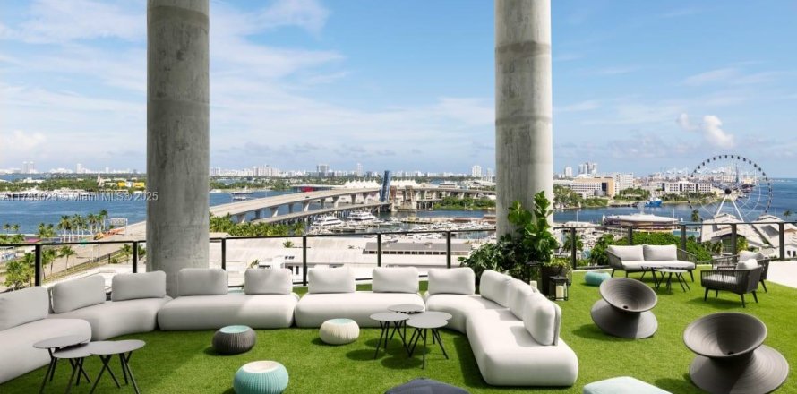 Condominio en Miami, Florida, 1 dormitorio  № 1962175