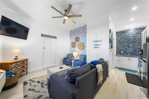 Condo in New Smyrna Beach, Florida, 2 bedrooms  № 1681770 - photo 15