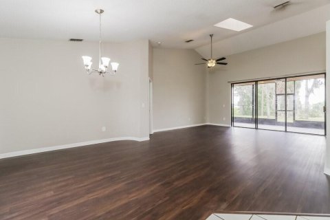 Villa ou maison à louer à Hudson, Floride: 4 chambres, 206.8 m2 № 2436801 - photo 5