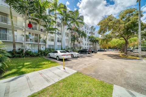 Condo in Miami, Florida, 2 bedrooms  № 1811251 - photo 21