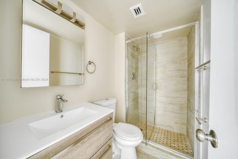 Condo in Miami, Florida, 2 bedrooms  № 1811251 - photo 17