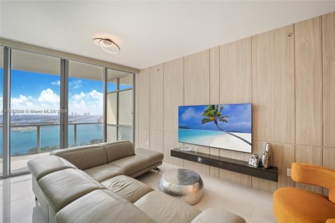 Condo in Miami, Florida, 2 bedrooms  № 1948584 - photo 4