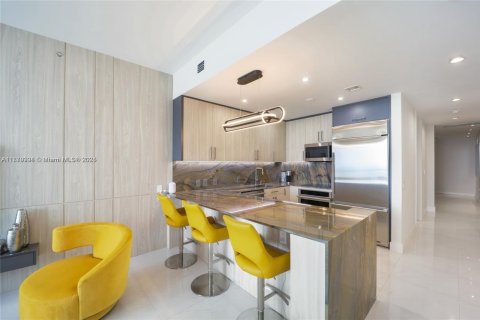 Condo in Miami, Florida, 2 bedrooms  № 1948584 - photo 3