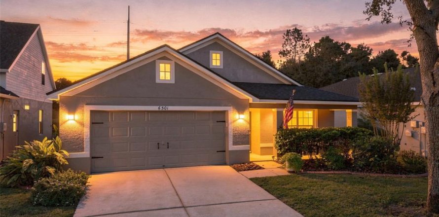 Villa ou maison à Fish Hawk, Floride 4 chambres, 183.48 m2 № 2409773