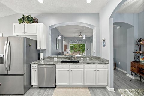 Villa ou maison à vendre à Fish Hawk, Floride: 4 chambres, 183.48 m2 № 2409773 - photo 12