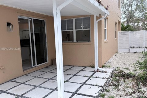 Casa en venta en Davie, Florida, 4 dormitorios, 167.6 m2 № 2047659 - foto 9