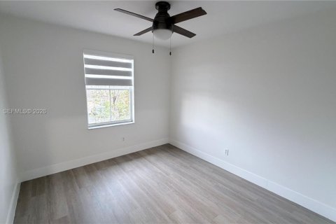 Casa en venta en Davie, Florida, 4 dormitorios, 167.6 m2 № 2047659 - foto 17