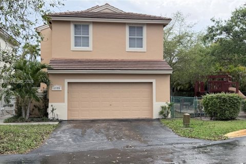 Casa en Davie, Florida 4 dormitorios, 167.6 m2 № 2047659