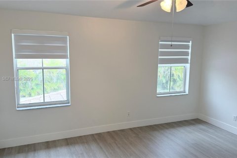 Casa en venta en Davie, Florida, 4 dormitorios, 167.6 m2 № 2047659 - foto 15