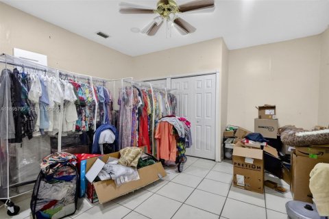 Casa en venta en Hialeah, Florida, 3 dormitorios, 176.24 m2 № 1450953 - foto 24