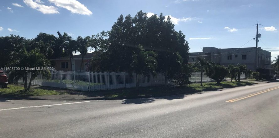 Villa ou maison à Hialeah, Floride 3 chambres, 176.24 m2 № 1450953