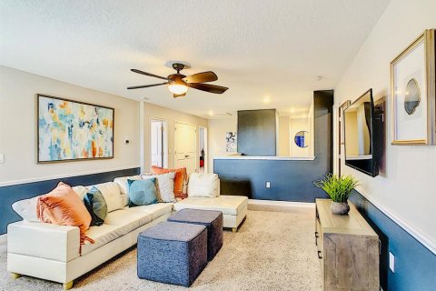 House in Davenport, Florida 8 bedrooms, 363.15 sq.m. № 1628982 - photo 27