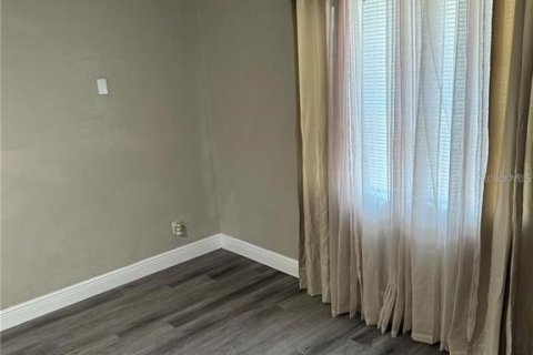 House in Saint Petersburg, Florida 3 bedrooms, 108.88 sq.m. № 1792929 - photo 7