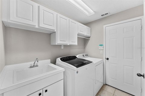 Villa ou maison à vendre à Orlando, Floride: 4 chambres, 232.35 m2 № 2408822 - photo 11