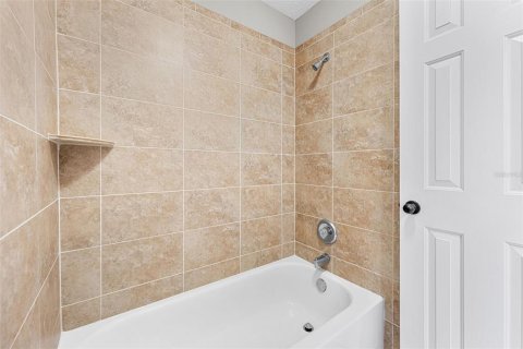 Villa ou maison à vendre à Orlando, Floride: 4 chambres, 232.35 m2 № 2408822 - photo 13