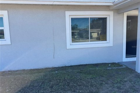 House in Winter Haven, Florida 3 bedrooms, 102.19 sq.m. № 2225644 - photo 7