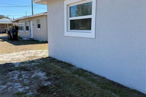 House in Winter Haven, Florida 3 bedrooms, 102.19 sq.m. № 2225644 - photo 6