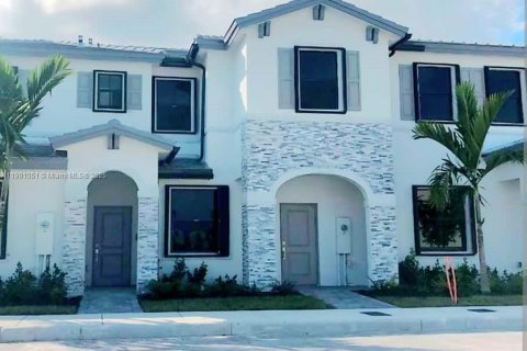 Снять в аренду виллу или дом в Хомстед, Флорида 3 спальни, 143.53м2, № 1952238 - фото 1