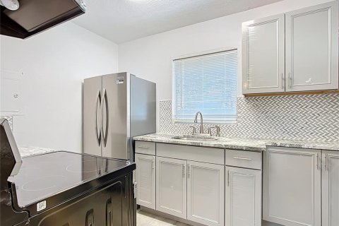 House in Lakeland, Florida 4 bedrooms, 128.02 sq.m. № 1853081 - photo 16