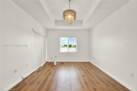Casa en alquiler en Miami, Florida, 3 dormitorios, 176.61 m2 № 2058718 - foto 18