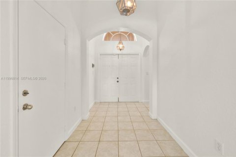 Casa en alquiler en Miami, Florida, 3 dormitorios, 176.61 m2 № 2058718 - foto 7