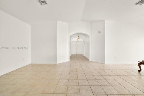 Casa en alquiler en Miami, Florida, 3 dormitorios, 176.61 m2 № 2058718 - foto 8
