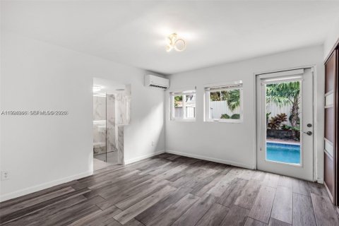 Villa ou maison à vendre à Miami, Floride: 3 chambres, 102.19 m2 № 2055567 - photo 9